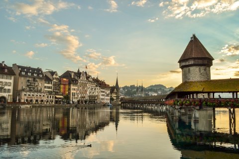 Luzern in der Schweiz / Foto von Jovana Askrabic
                           auf Unsplash