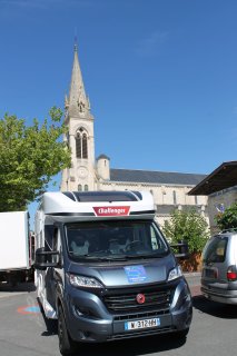 Mit dem Reisemobil kommt man (fast)
                           überall hin – auch in die Zentren der Dörfer.