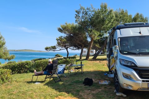 Wohnmobil am Wasser
