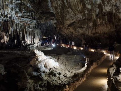 Auf dem Bild ist das seit 1986 UNESCO-Weltnaturerbe,
                           die Škocjan-Höhlen in Slowenien zu sehen.