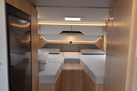 Hymer Wohnmobil Bett