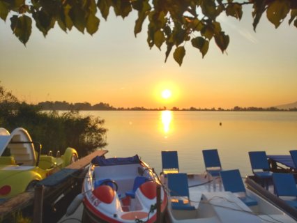 Sonnenaufgang am Thayastausee bei Mikulov