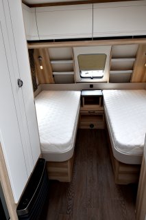 Wohnwagen Hobby 540 UL De Luxe Bett