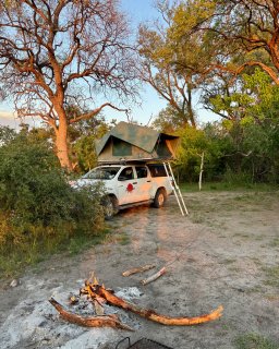 Reisebericht Namibien Botswana mit Dachzelt
                           Campingplatz