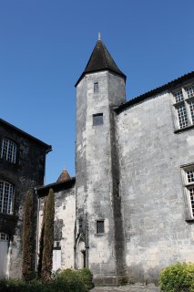Die Stadt Cognac mit seinen mittelalterlichen Gebäuden.