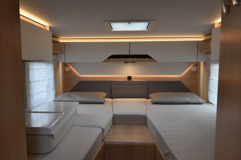 Hymer Wohnmobil Bett