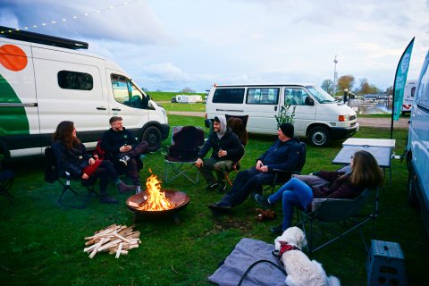 Camping Crew Camp'n'Connect