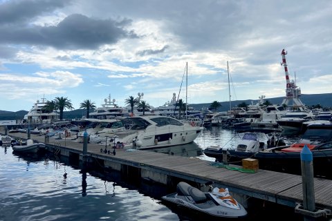 Porte Montenegro, Hafen mit Boote
