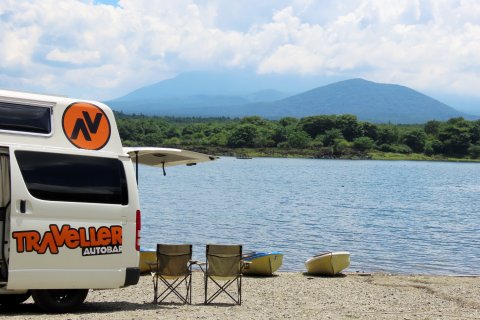 Lake Shoji Mount Fuji mit Campervan