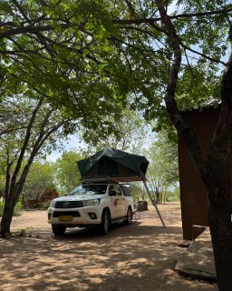 Reisebericht Namibien Botswana mit Dachzelt
                           Campingplatz