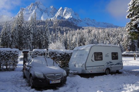 Südtirol Campingplatz im Schnee