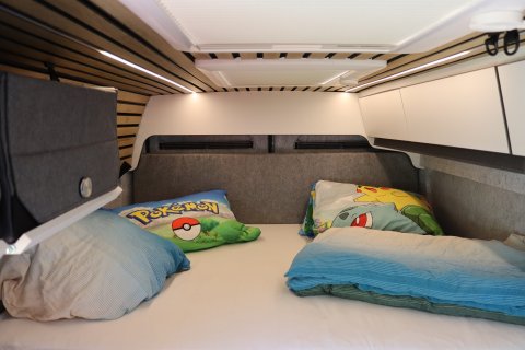 Wohnmobil
                           Weinsberg CarLife Doppelbett mit Pokemon Bettzeug.