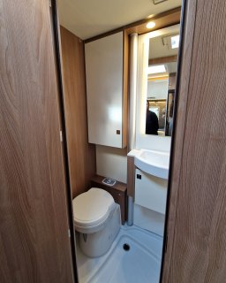 Bürstner Lyseo Wohnmobil Toilette