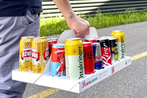 Dosenkarton, Karton mit Dosen.