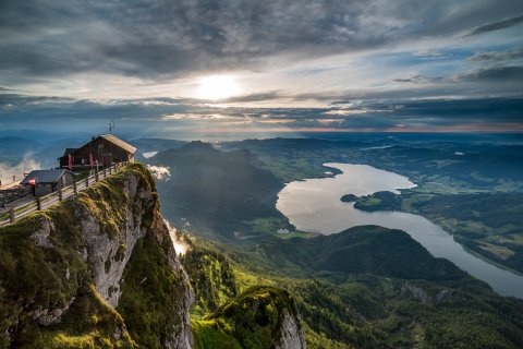 Wanderparadies hoch über dem See.