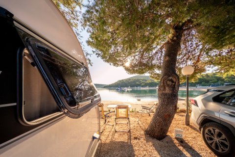 Camp Jezera Lovišća
